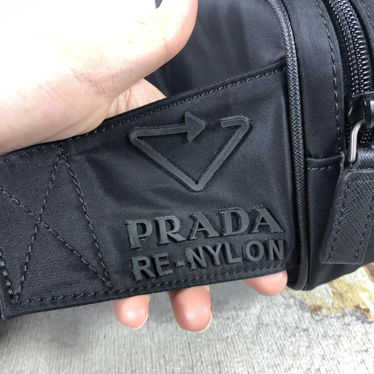 Sac banane Prada Re-Nylon 2VL977 noir