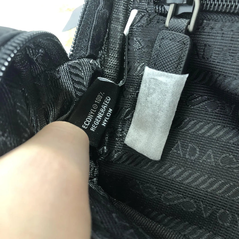 Sac banane Prada Re-Nylon 2VL977 noir