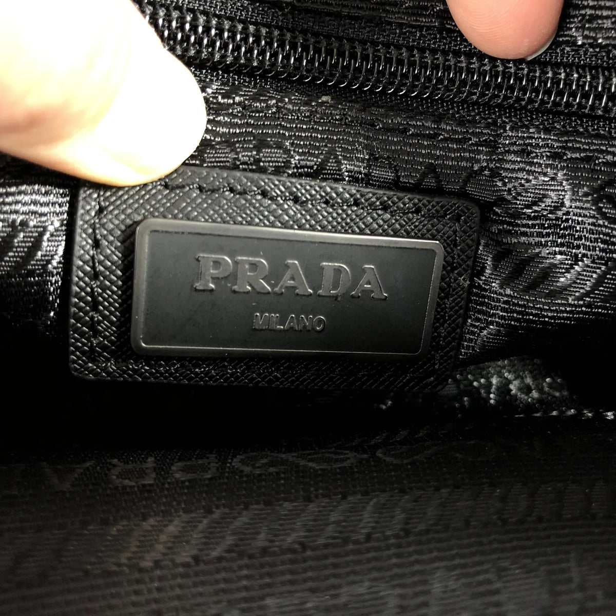 Sac banane Prada Re-Nylon 2VL977 noir
