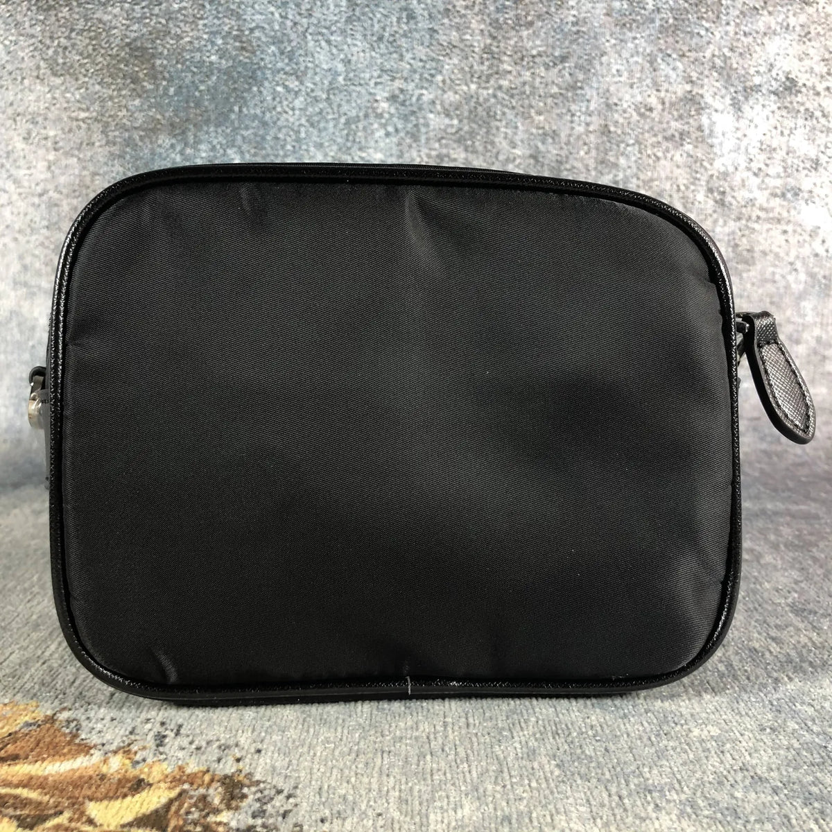 Sac bandoulière Prada Re-Edition 2005 noir