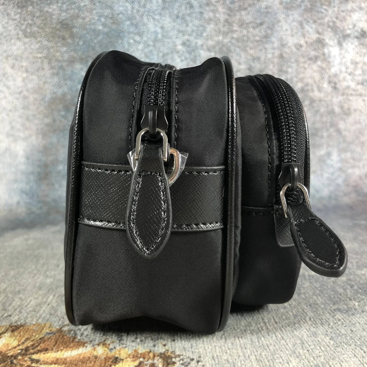 Sac bandoulière Prada Re-Edition 2005 noir
