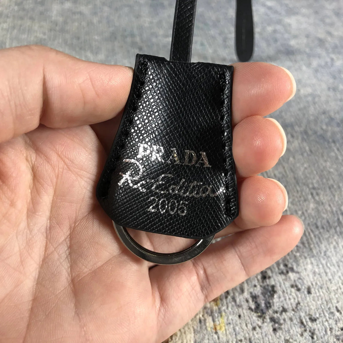 Sac bandoulière Prada Re-Edition 2005 noir