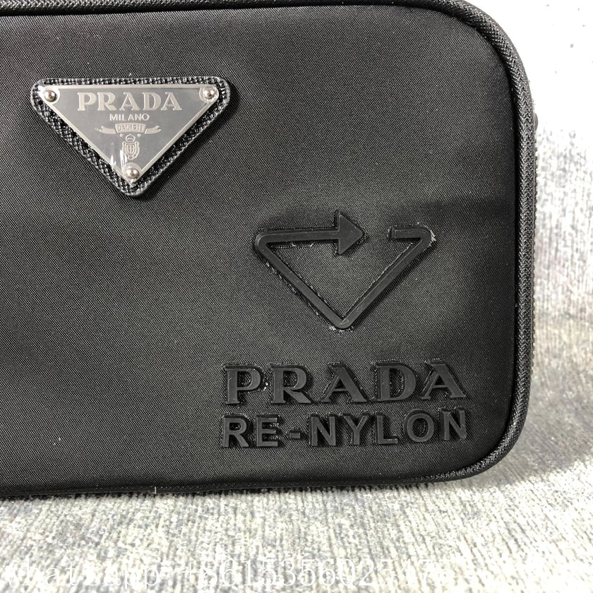Sac bandoulière Prada Re-Nylon noir avec pochette