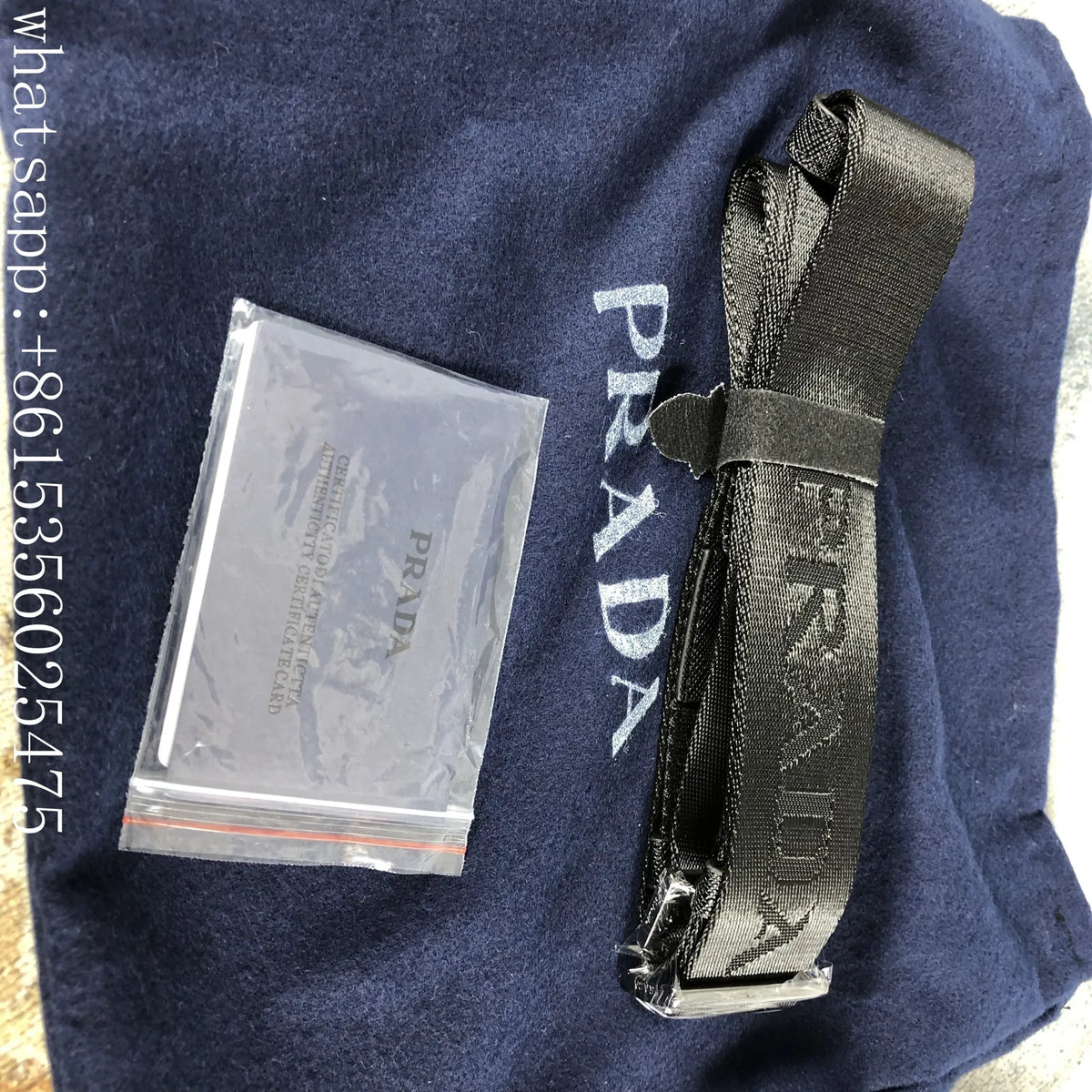 Sac bandoulière Prada Re-Nylon noir avec pochette