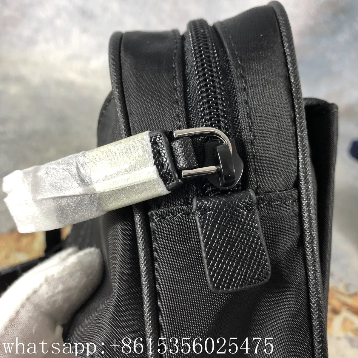 Sac bandoulière Prada Re-Nylon noir 22 cm