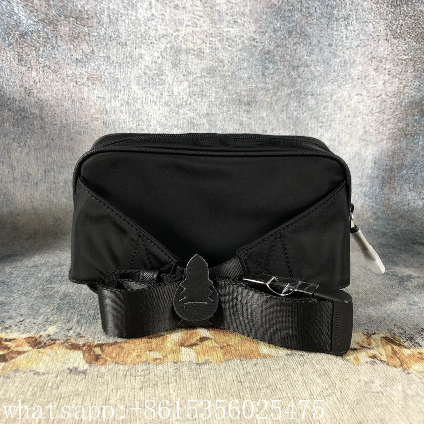 Sac bandoulière Prada Re-Nylon noir 22 cm
