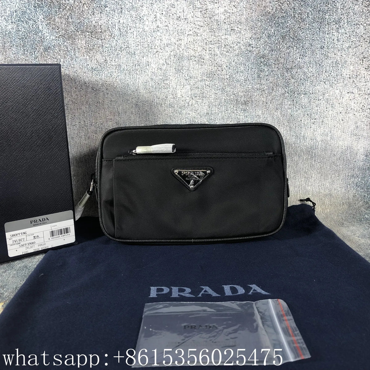 Sac bandoulière Prada Re-Nylon noir 22 cm