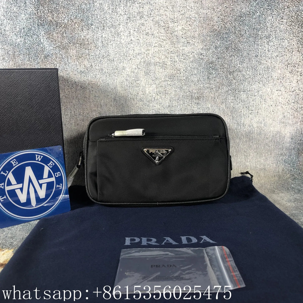 Sac bandoulière Prada Re-Nylon noir 22 cm