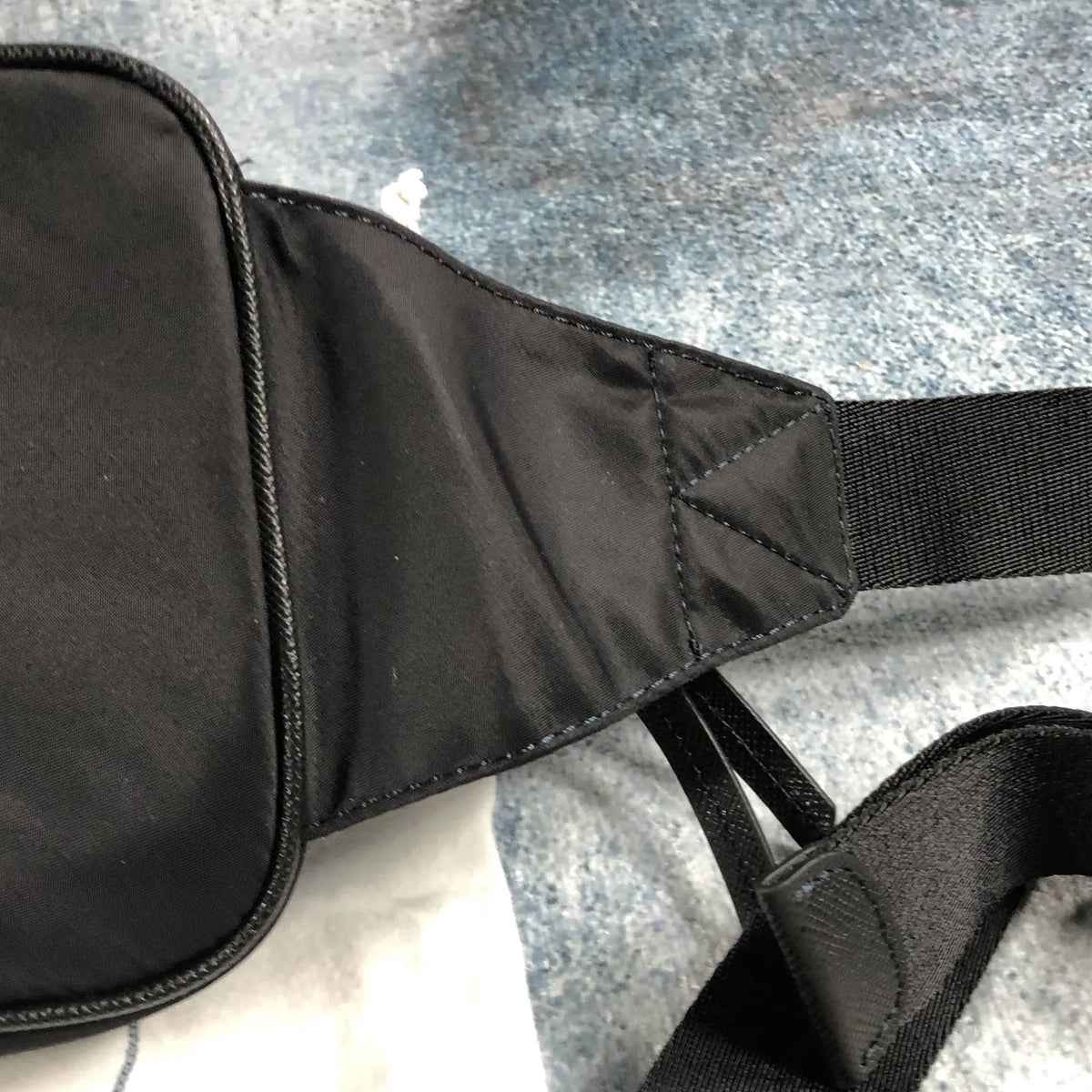 Sac banane Prada Re-Nylon noir