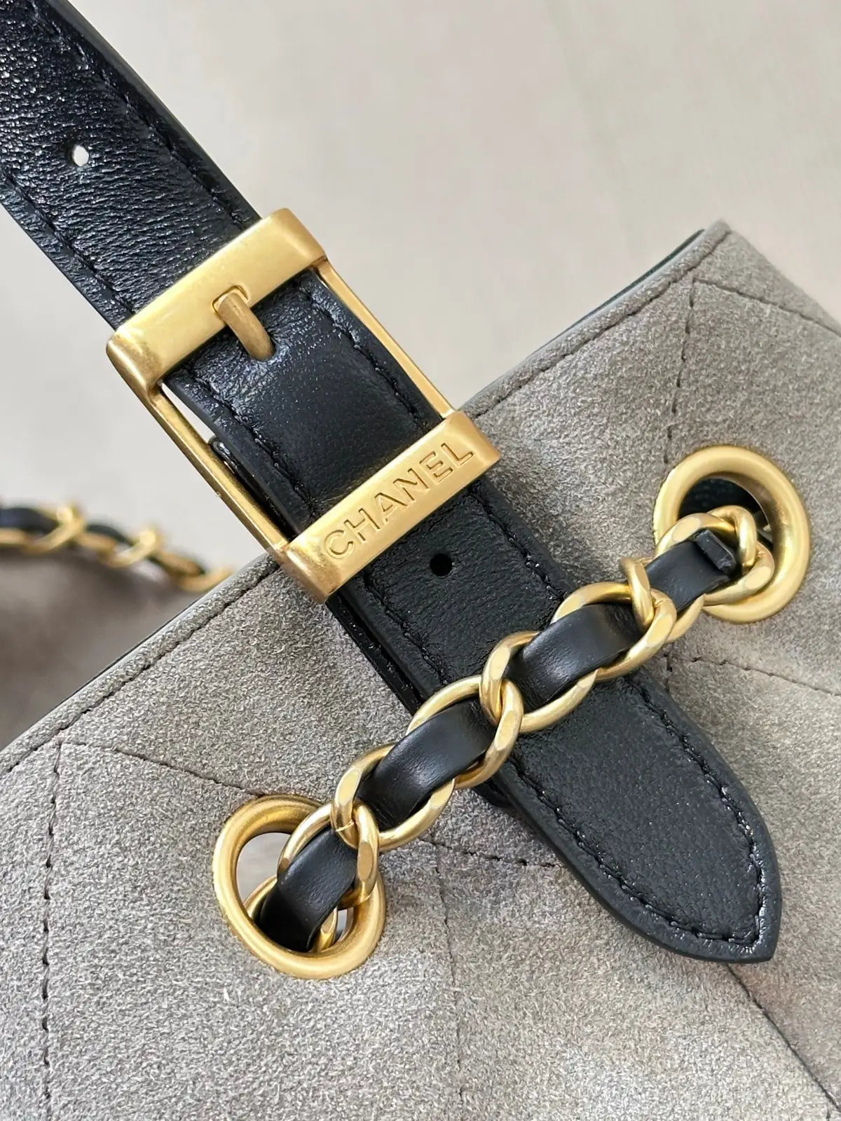 Sac Chanel Tote Bicolore Gris & Noir - Cuir Matelassé