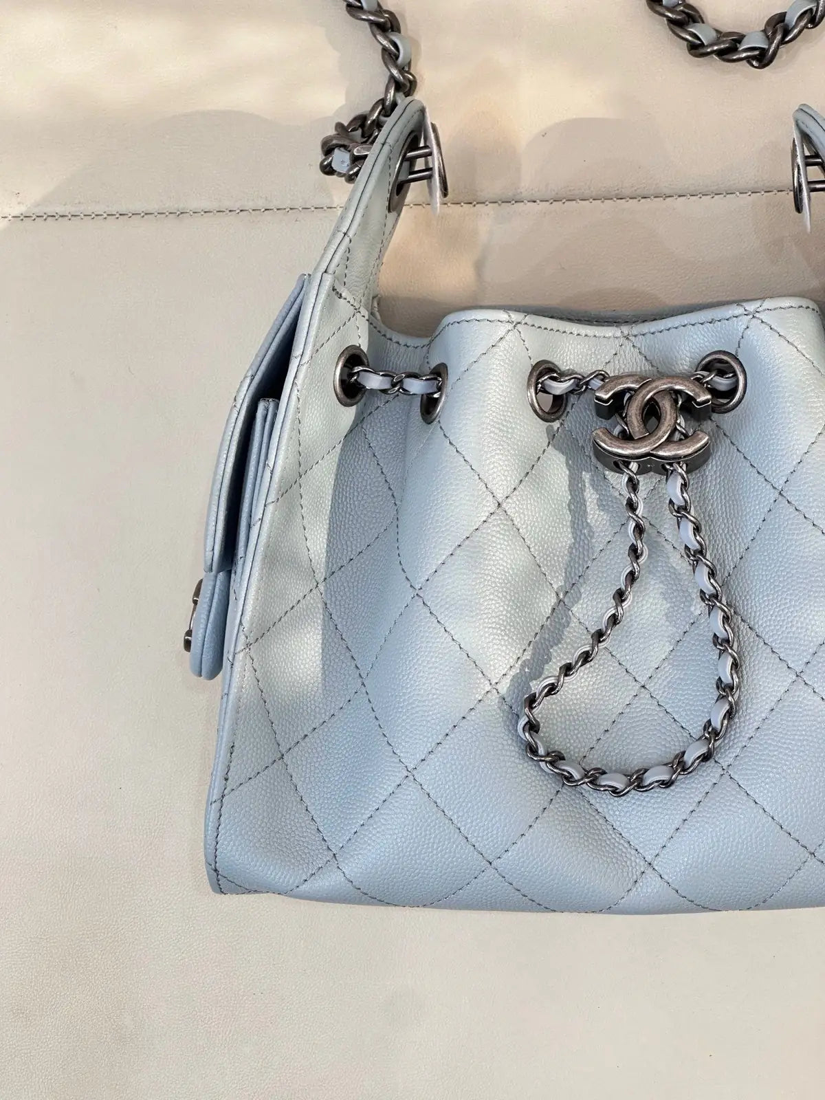 Sac Chanel 25C Bucket Bag - Cuir Matelassé Bleu Ciel