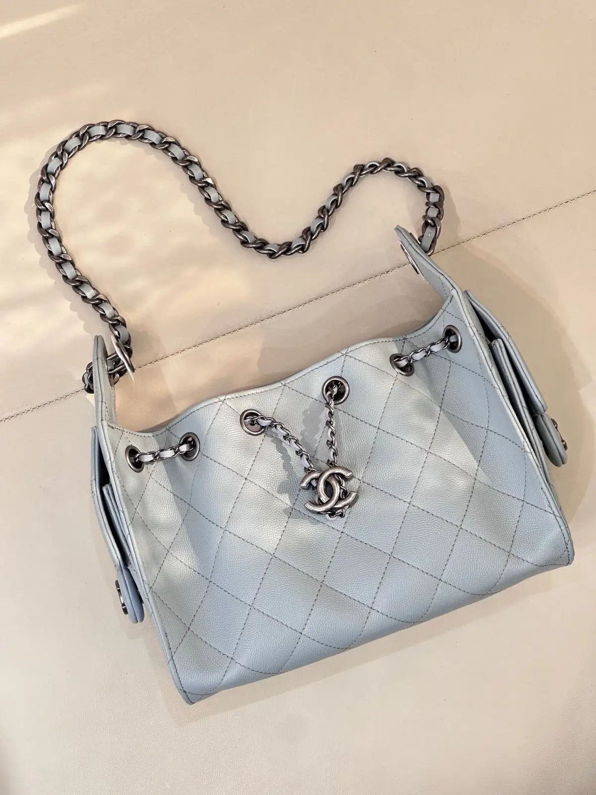 Sac Chanel 25C Bucket Bag - Cuir Matelassé Bleu Ciel