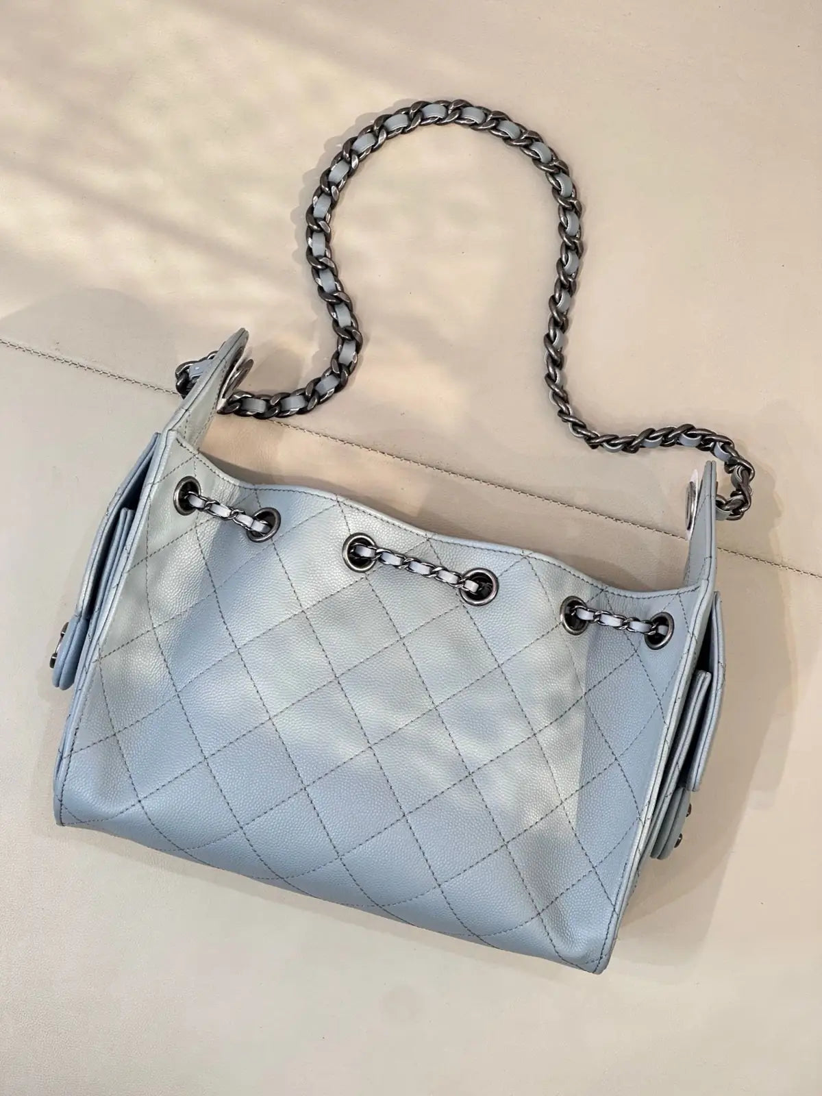 Sac Chanel 25C Bucket Bag - Cuir Matelassé Bleu Ciel