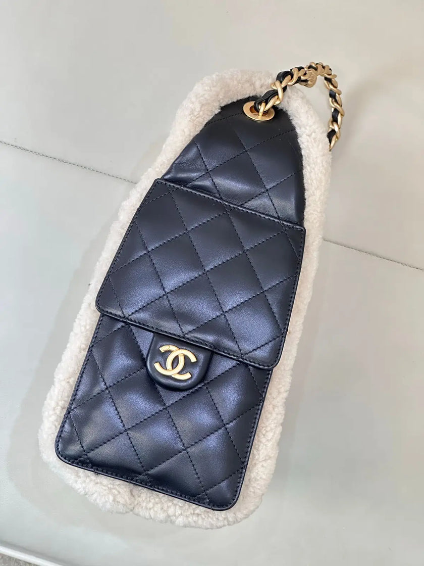 Sac Chanel 25K – Seau Shearling