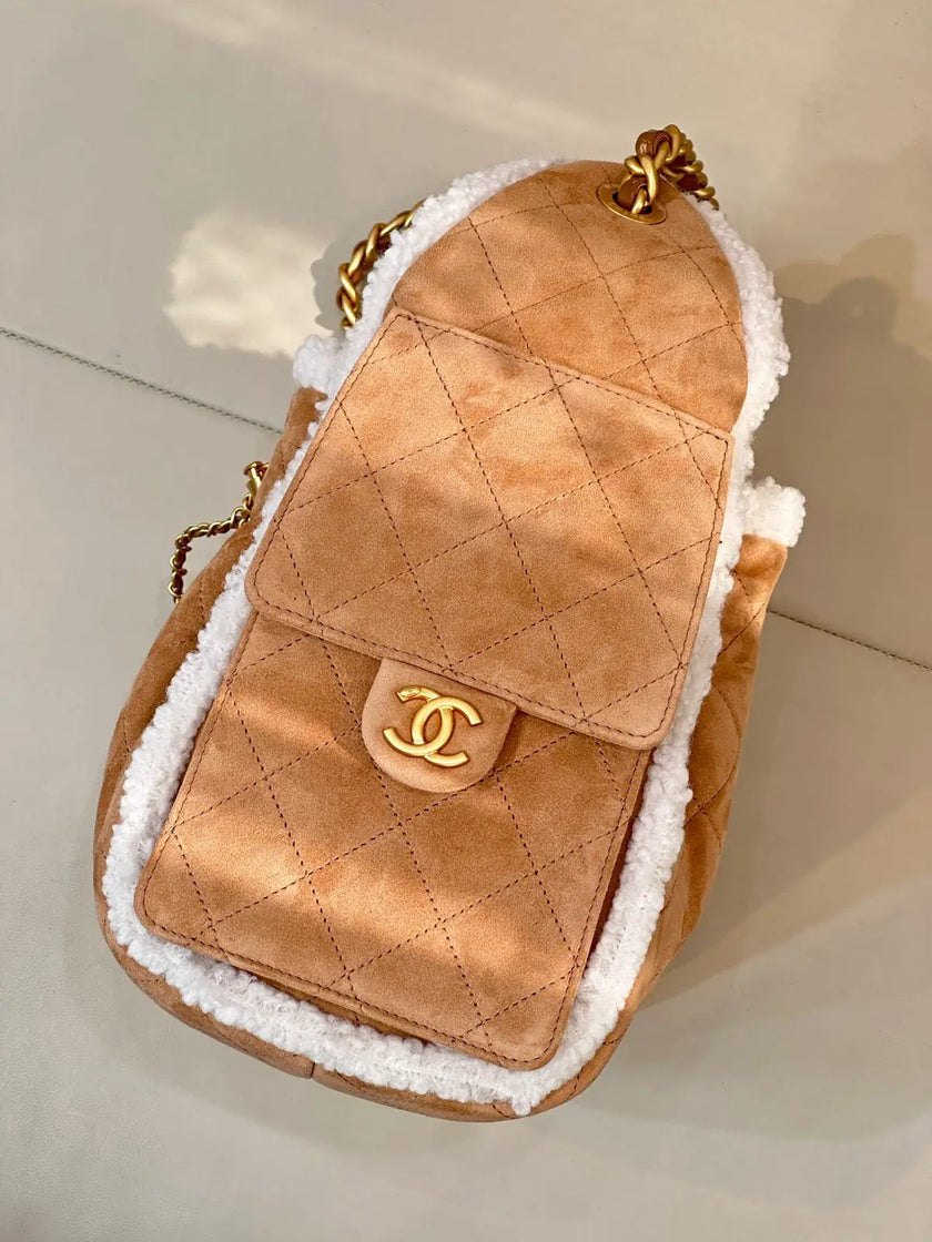Sac Chanel 25K – Seau Shearling