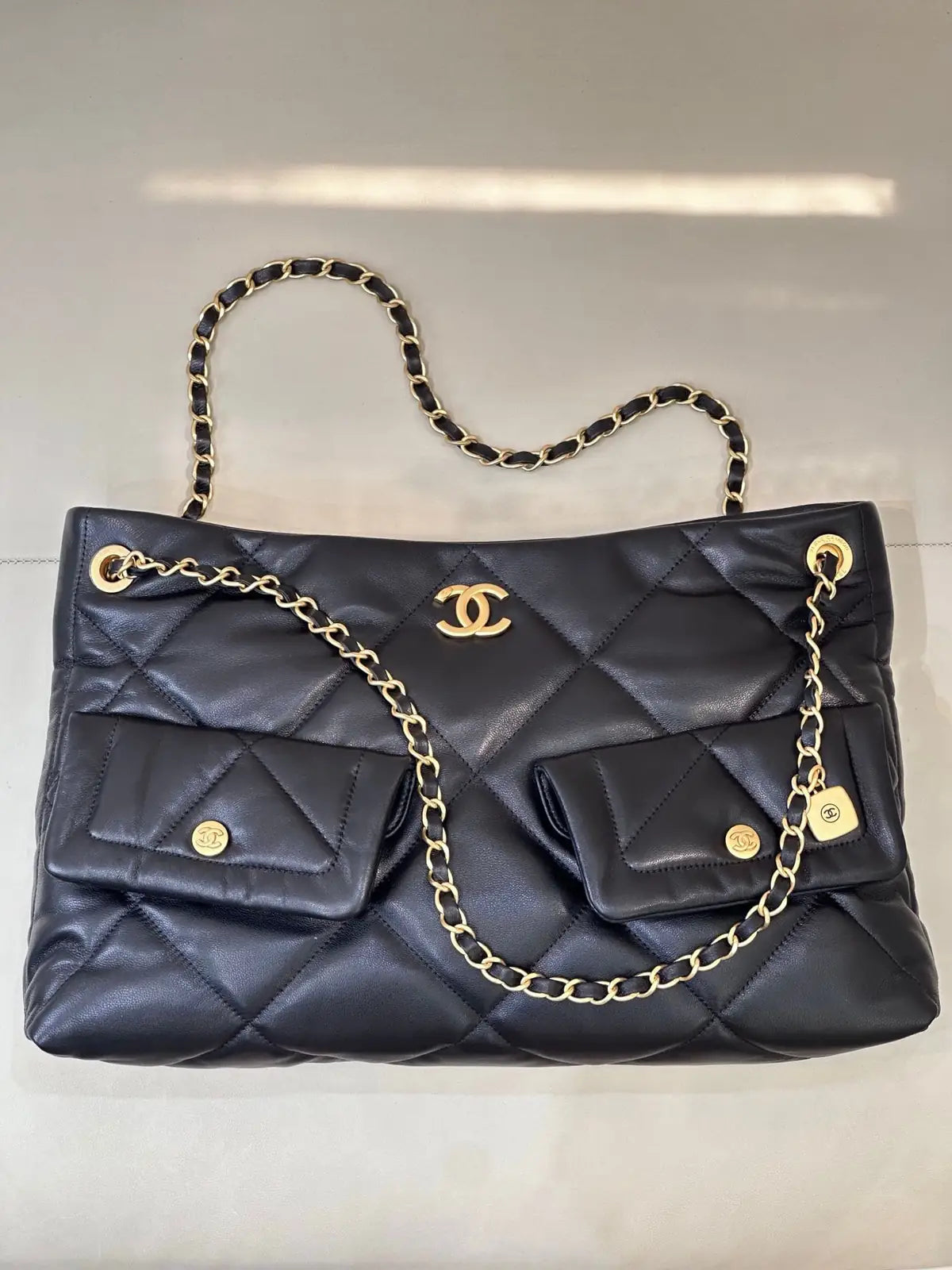 Sac Chanel 5740 Logo - Shopping Bag Cuir Agneau Marine