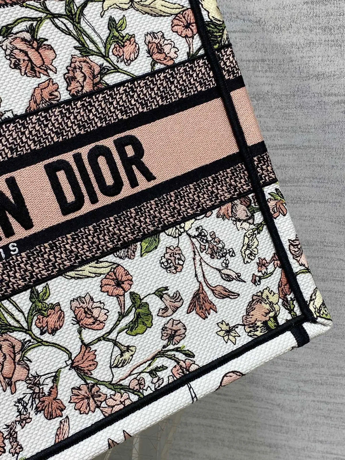 Sac Dior Book Tote – Toile Brodée Florale