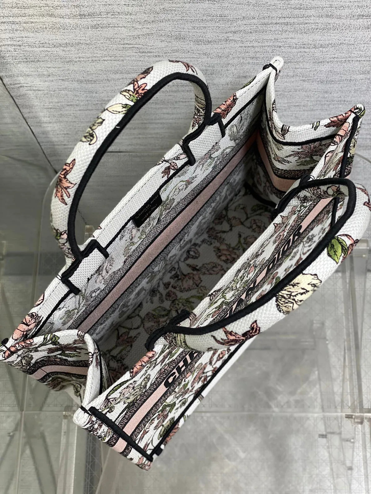 Sac Dior Book Tote – Toile Brodée Florale