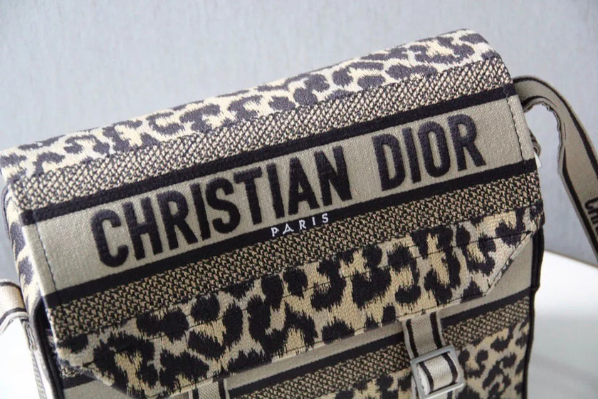 Sac Dior Camp – Toile Léopard Brodée