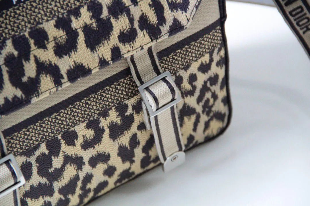 Sac Dior Camp – Toile Léopard Brodée