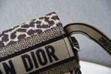 Sac Dior Camp – Toile Léopard Brodée