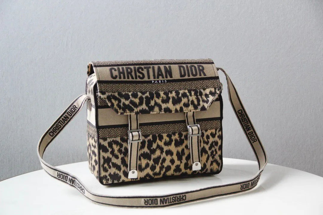 Sac Dior Camp – Toile Léopard Brodée