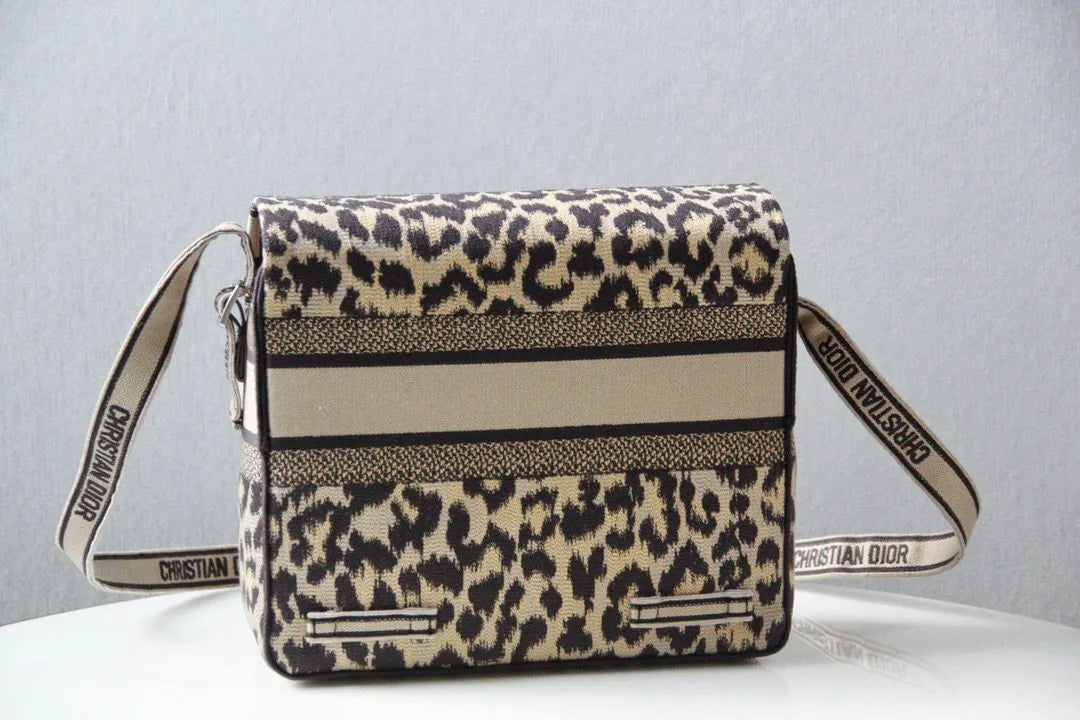Sac Dior Camp – Toile Léopard Brodée