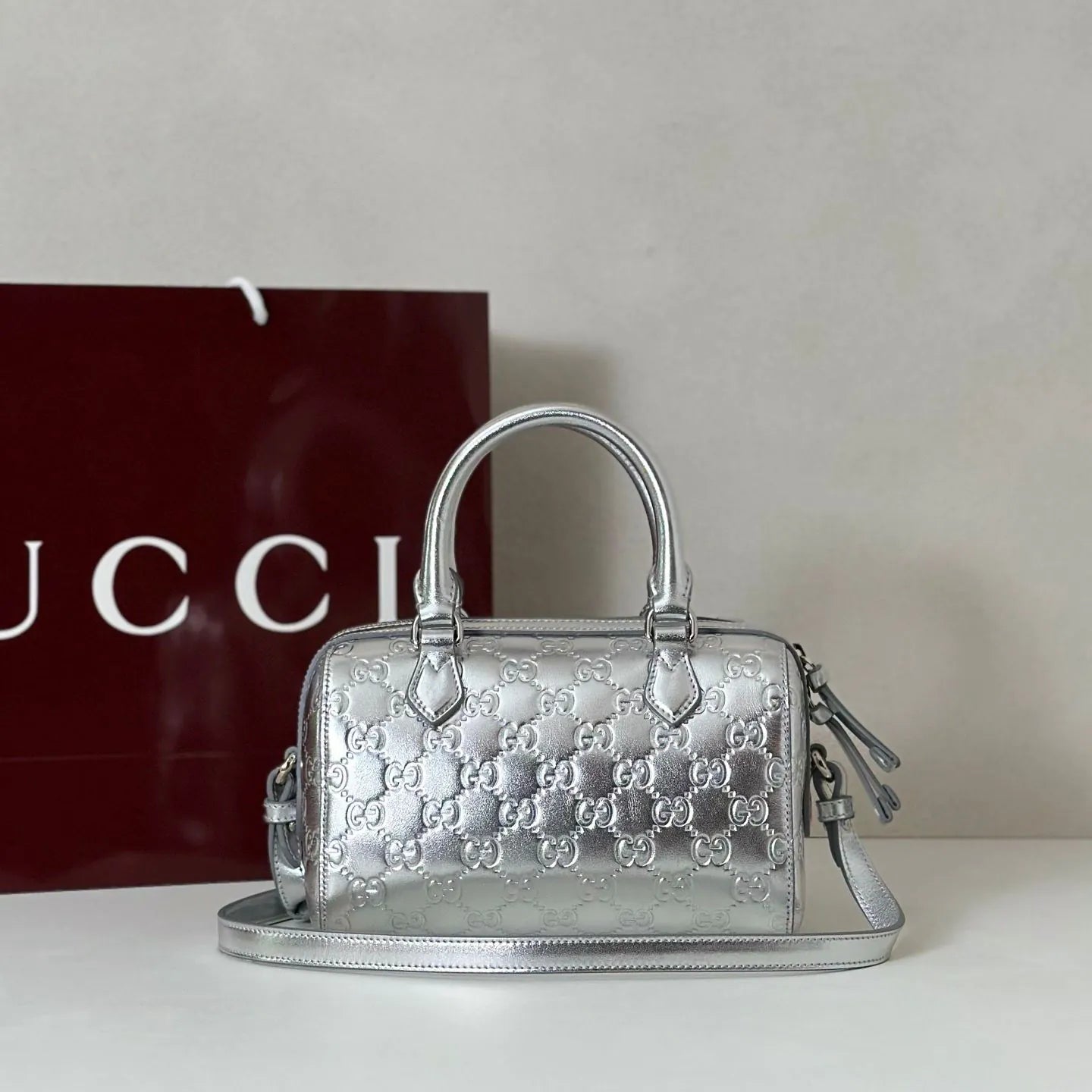 Sac Gucci Boston – Cuir Guccissima Argenté